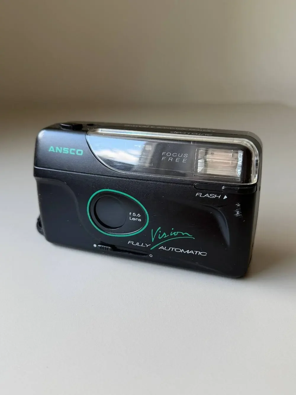 Ansco Vision Fully Automatic 35mm Film Camera Vintage Point & Shoot WORKS
